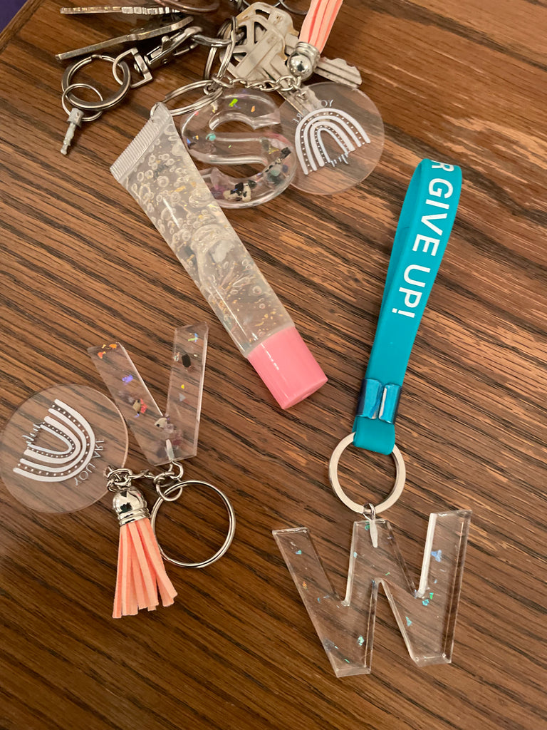 Sprinkle Grace Personalized Positive Keychain - Customizable Resin Initial or Circle Name